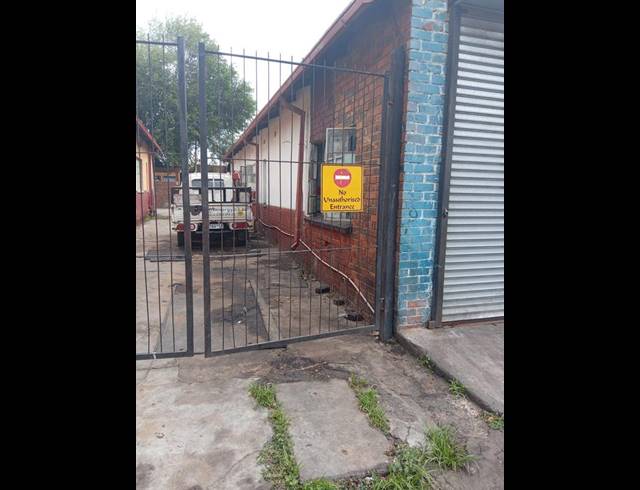 BUSINESS FOR SALE IN SPRINGS CENTRAL